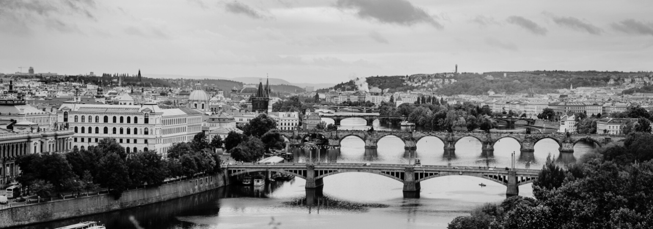Pražské mosty přes Vltavu