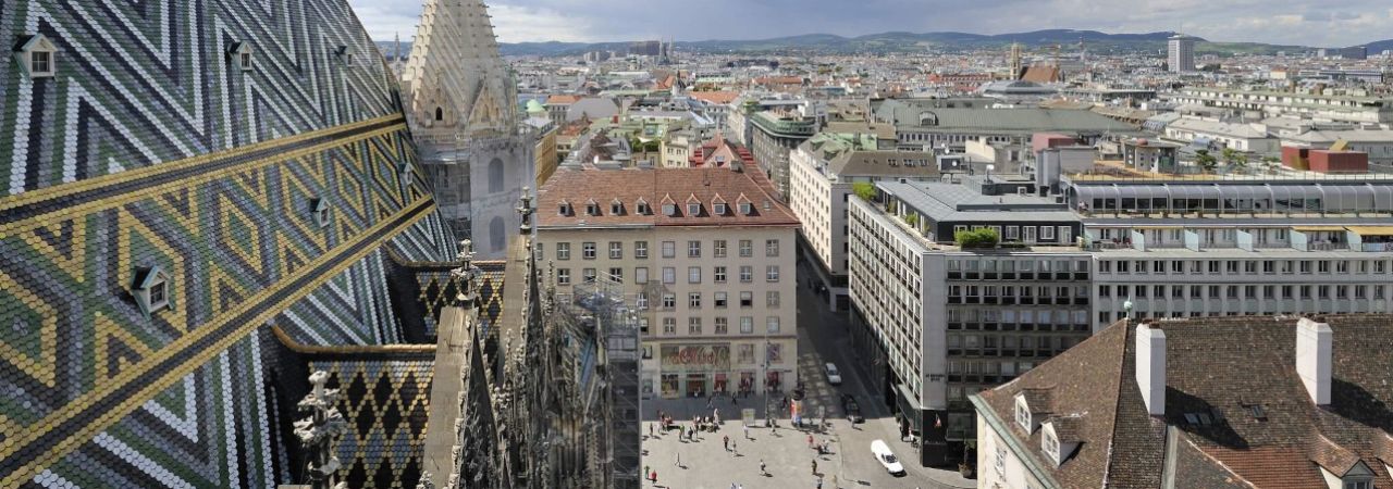 Blick vom Dach des Stephansdoms auf die Stadt