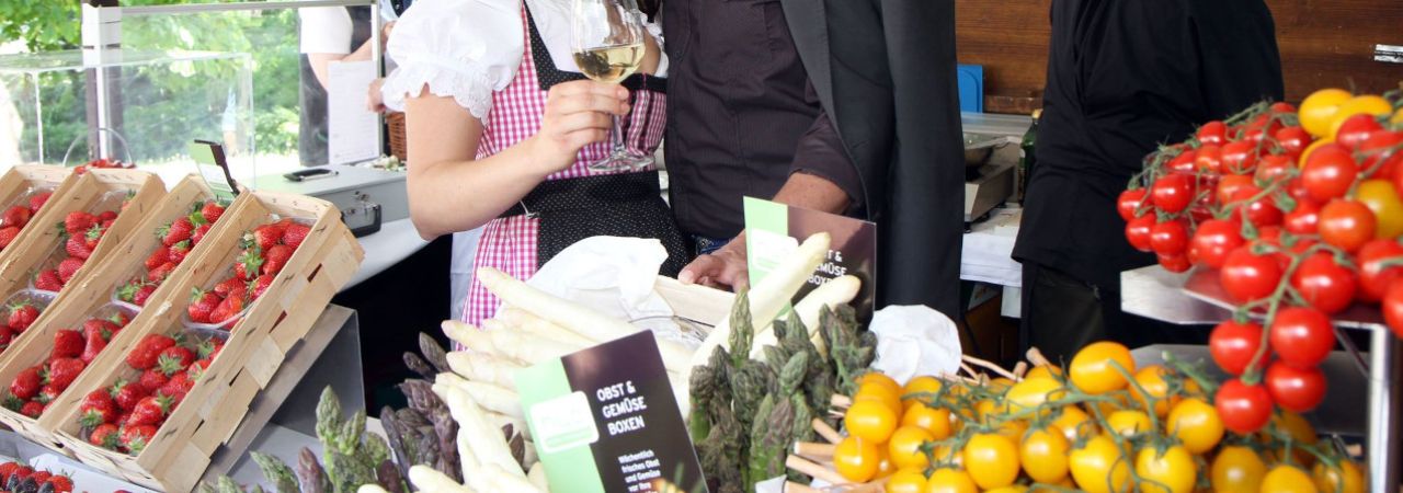 Stand mir Tomaten, Spargel und Erdbeeren