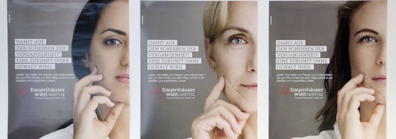 Bilder der Plakatkampagne der Wiener Frauenhäuser zum Thema 'Zukunft ohne Gewalt', es zeigt die Gesichter von drei Frauen mit Informationen zu den Wiener Frauenhäusern.