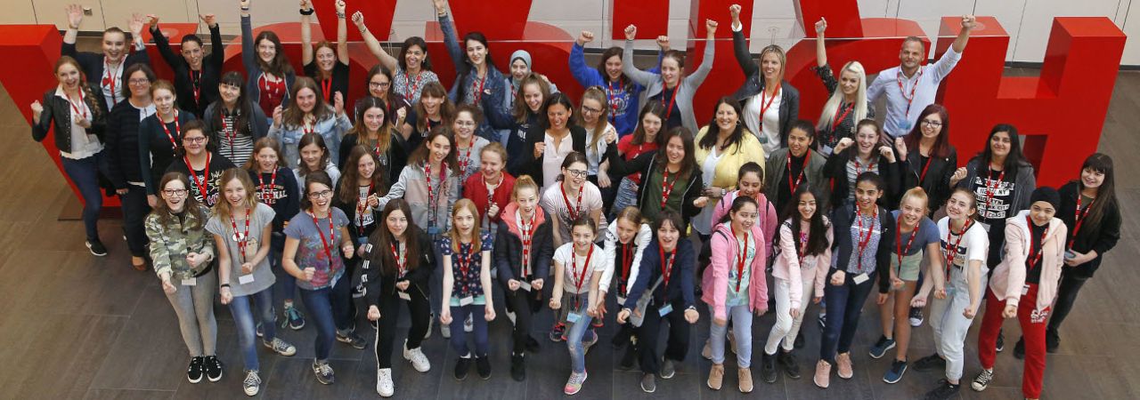 Gruppenbild von Frauen und Mädchen