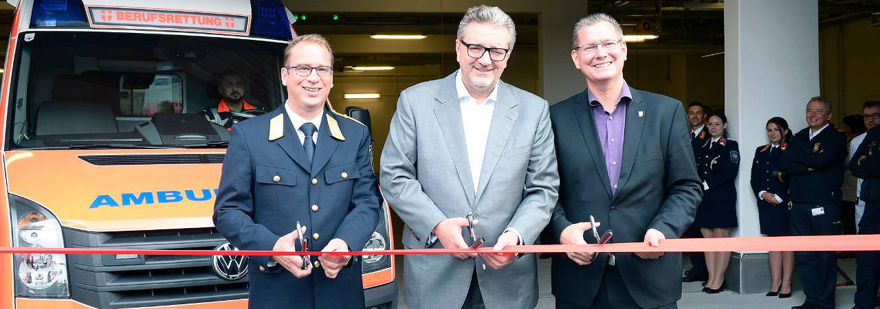 Eröffnung der Rettungsstation mit Vertretern der Stadt und der beteiligten Institutionen