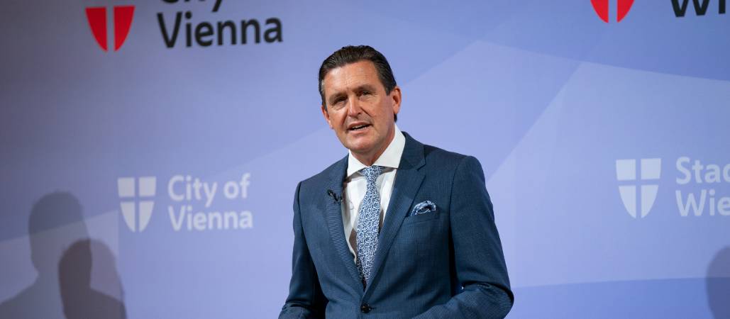 Wirtschaftsstadtrat Peter Hanke bei Pressekonferenz