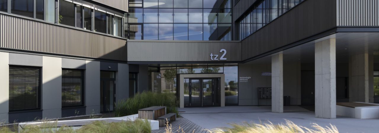 Außenansicht des Technologiegebäudes tz2 in der aspern Seestadt