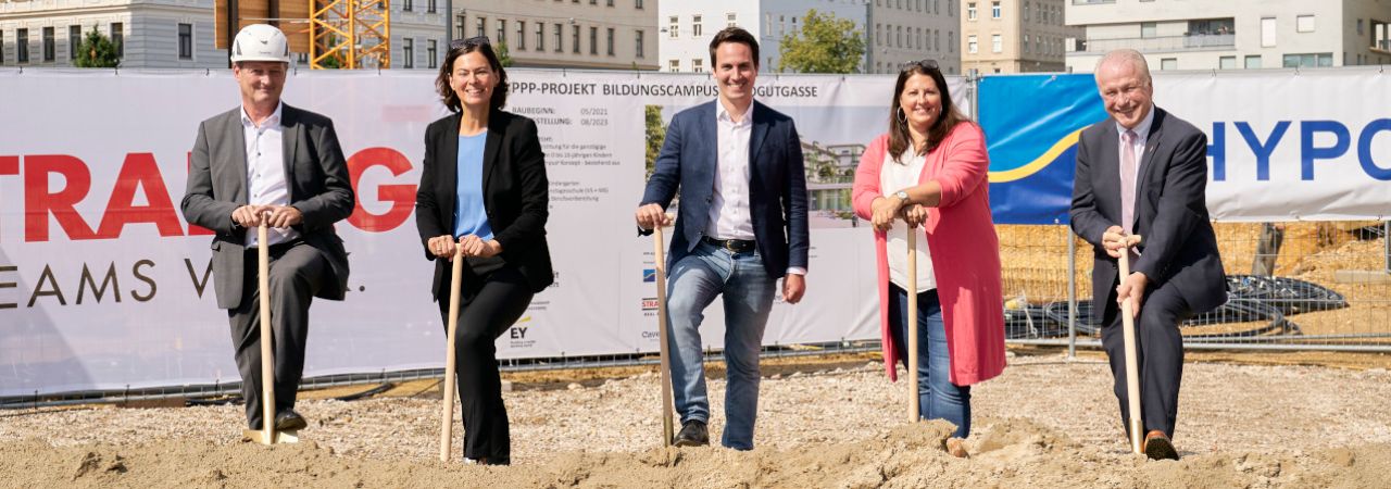 Spatenstich für Bildungscampus mit Stadtrat Christoph Wiederkehr