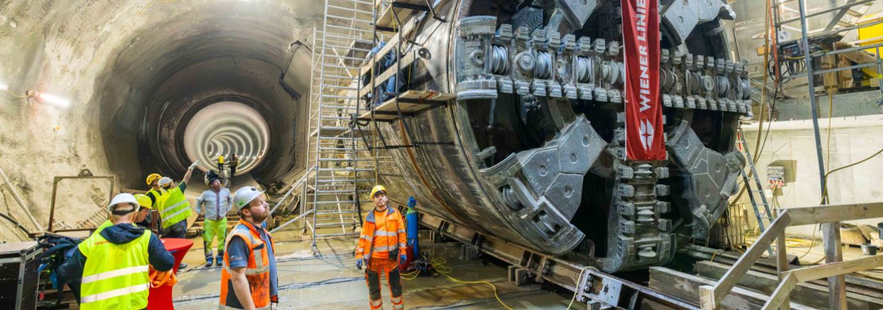 Tunnebohrmaschine beim U-Bahn-Ausbau