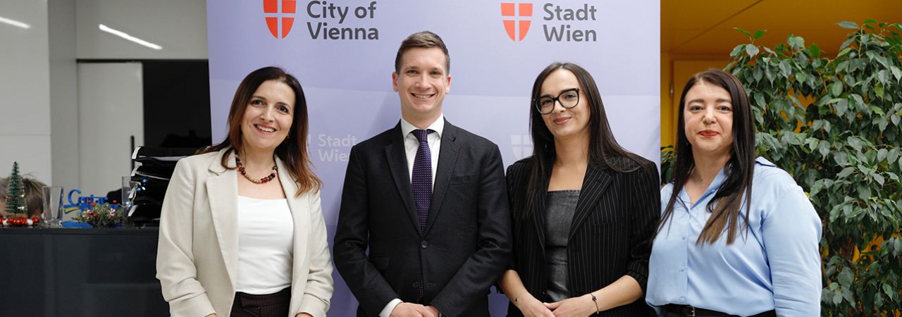 Das Team der Internationalen Büros der Stadt Wien in Sarajevo mit Botschaftssekretär Dominik Urak