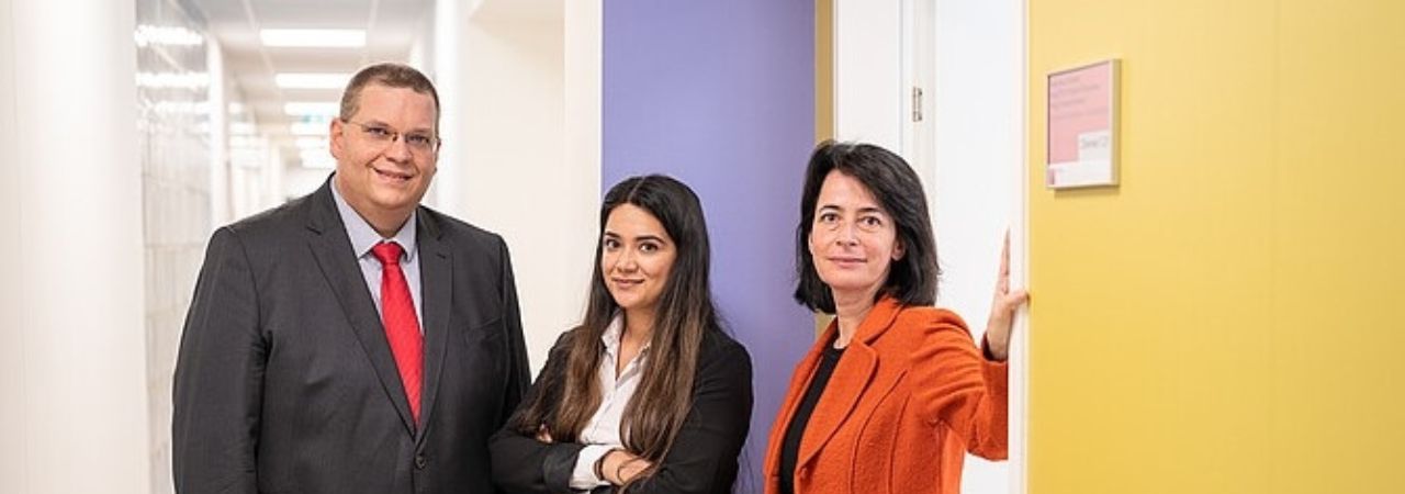 Drei Mitarbeiter*innen vom Expat Center