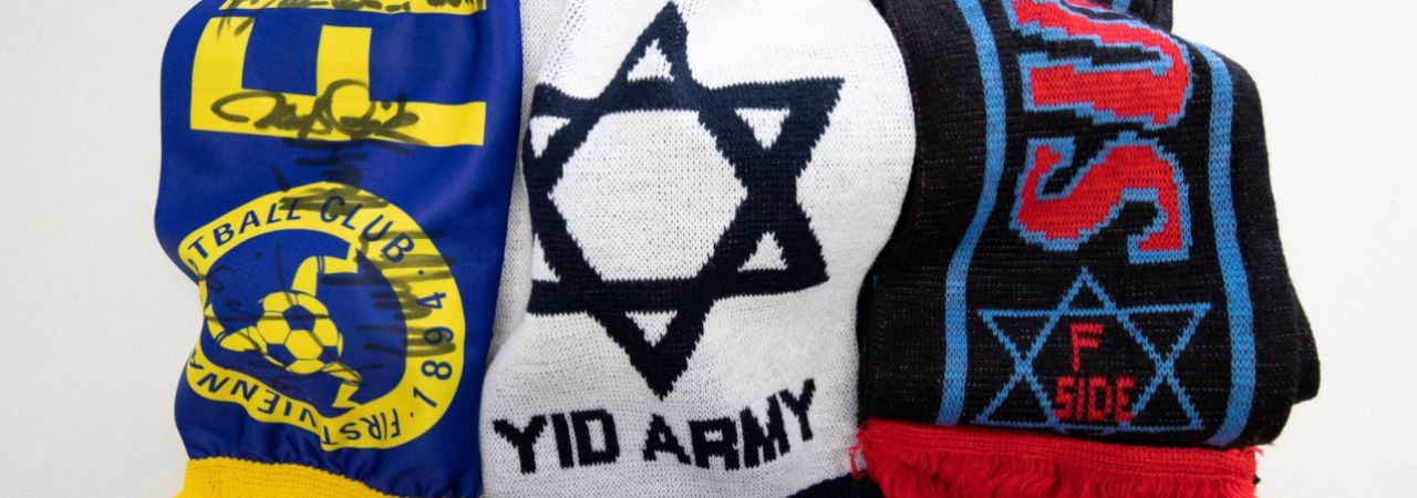 Fan-Schals von „Partisan*Rothschild“, „Yid Army“, „F-Side“. 21. Jh.