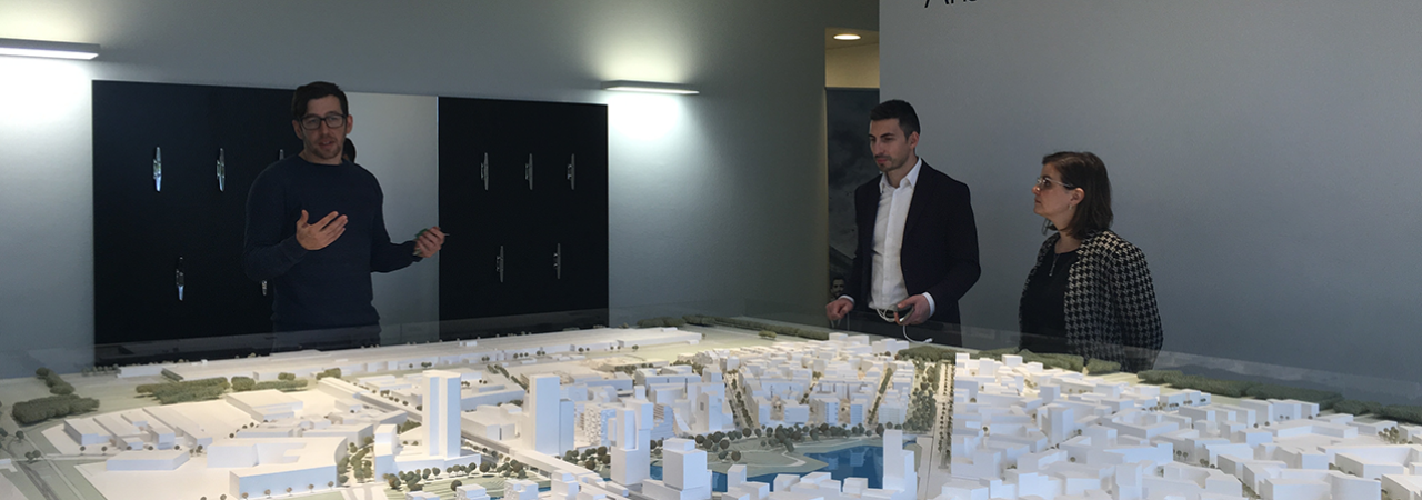 Delegation besichtigt Modell der Seestadt Aspern