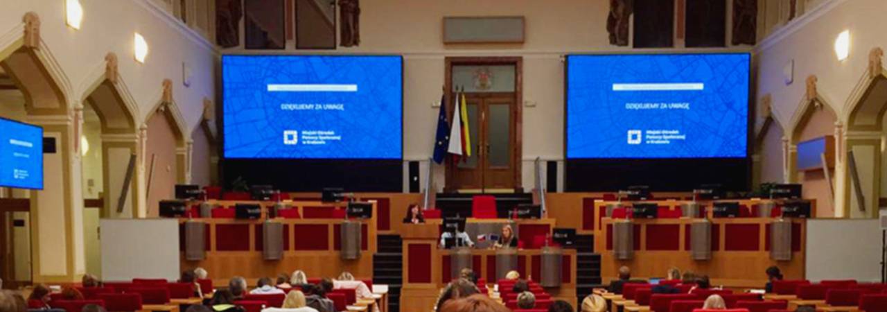 Konferenz in großem Saal