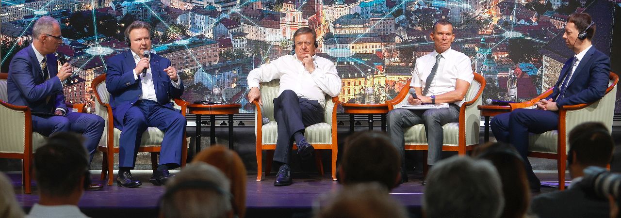 Panelna razprava z županoma Ludwigom in Jankovićem