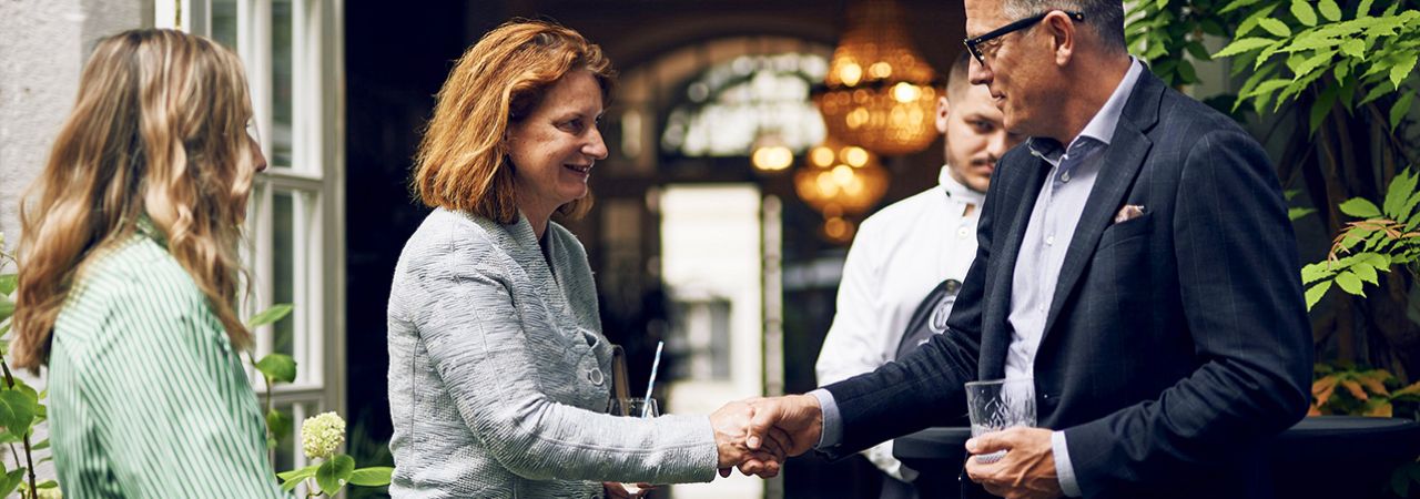 Die österreichische Botschafterin in Slowenien und der Direktor des Ljubljana Forum