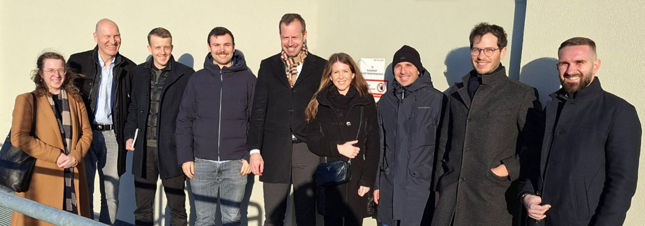 Beim Busdepot der Wiener Linien in Siebenhirten