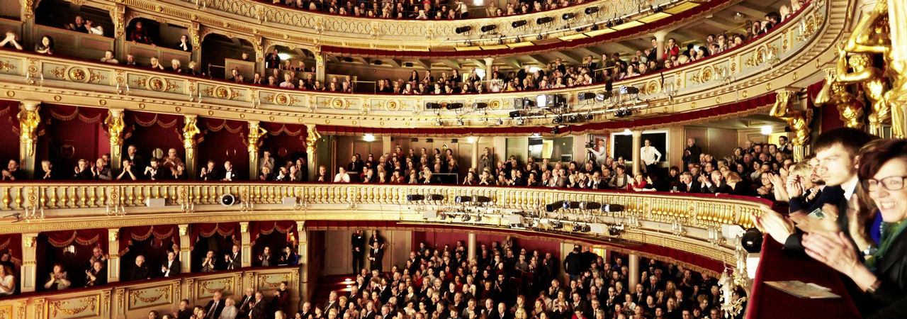 Audience in Theater an der Wien