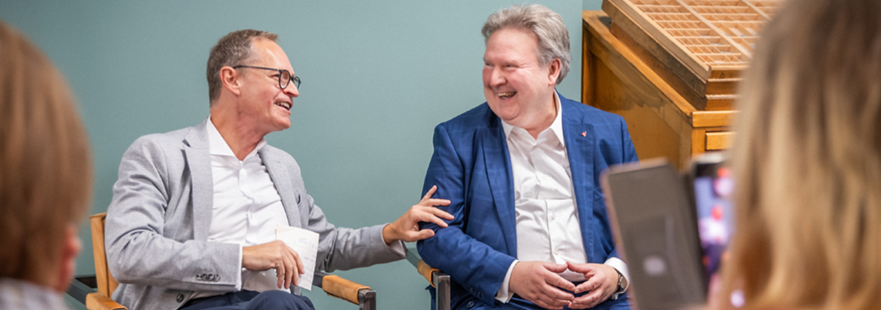 Ehemaliger Regierender Bürgermeister von Berlin, Michael Müller, im Gespräch mit Bürgermeister Michael Ludwig