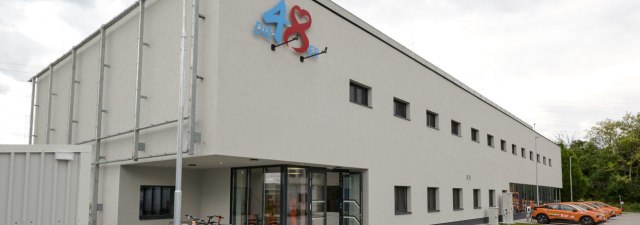 Außenansicht des Gebäudes der MA 48 aus Recyclingbeton