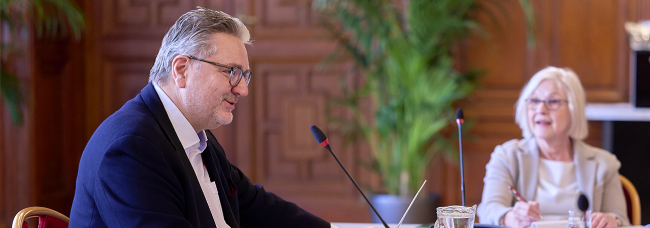 Sekretar za zdravstvo Peter Hacker primio medijsku delegaciju iz Srbije