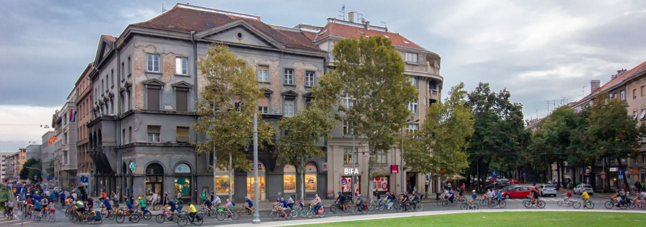 Biciklisti na ulici u Zagrebu