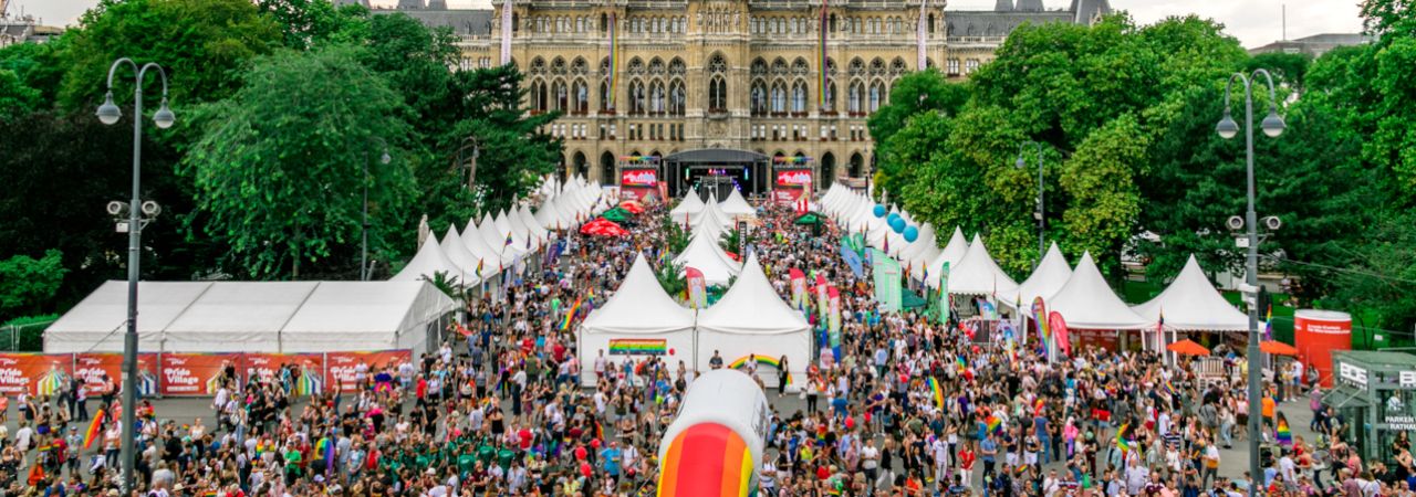 Pride Village auf dem Wiener Rathausplatz