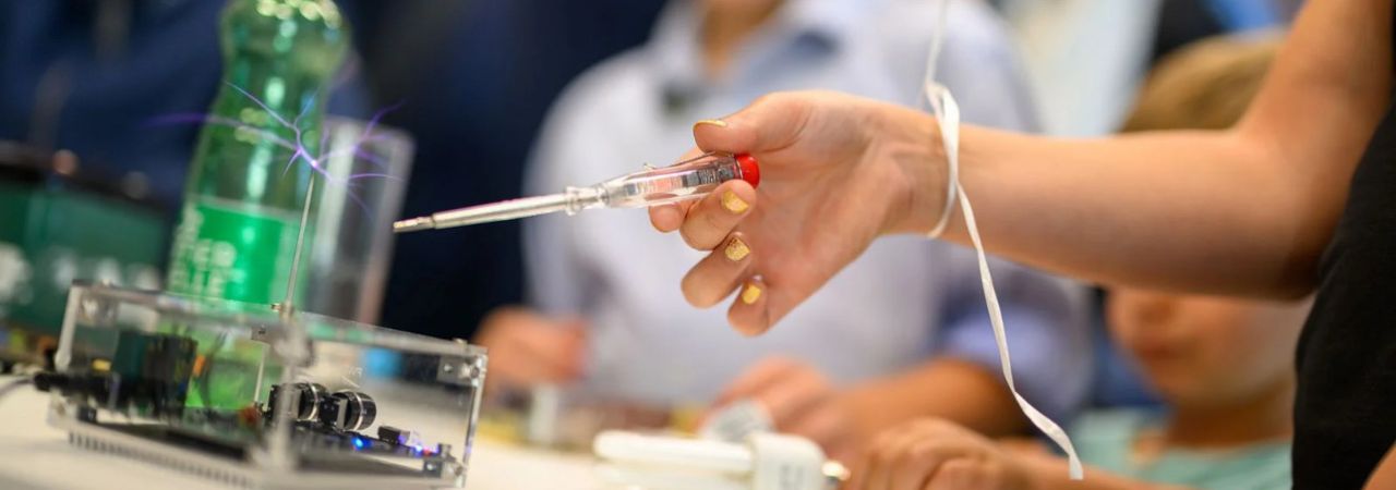 Physikalisches Experiment